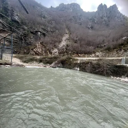 Bovilla Canyon تيرانا