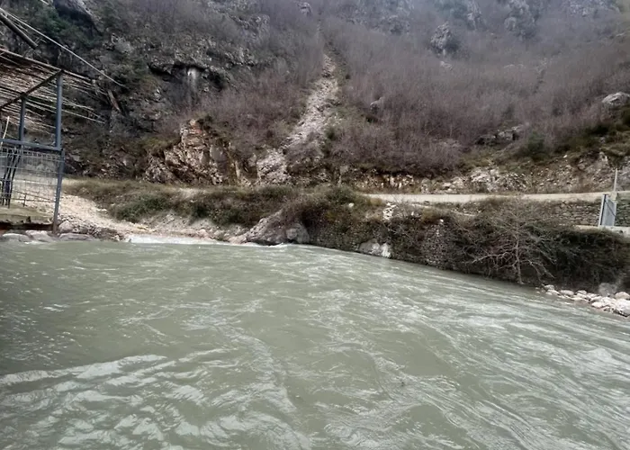 Bovilla Canyon Tirana